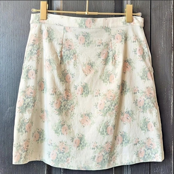 Lily White Floral Skirt with Button Detail - Picture 2 of 8